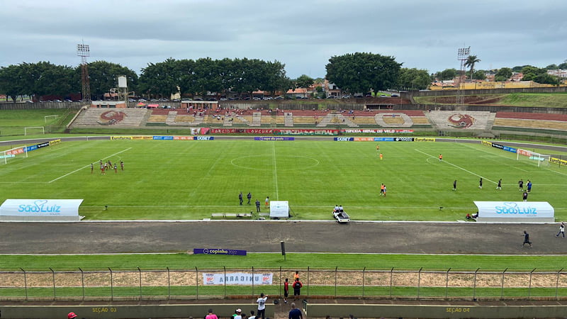 No estádio Hermínio Ometto Athletico-PR enfrenta o América na próxima fase da copinha em Araras, SP